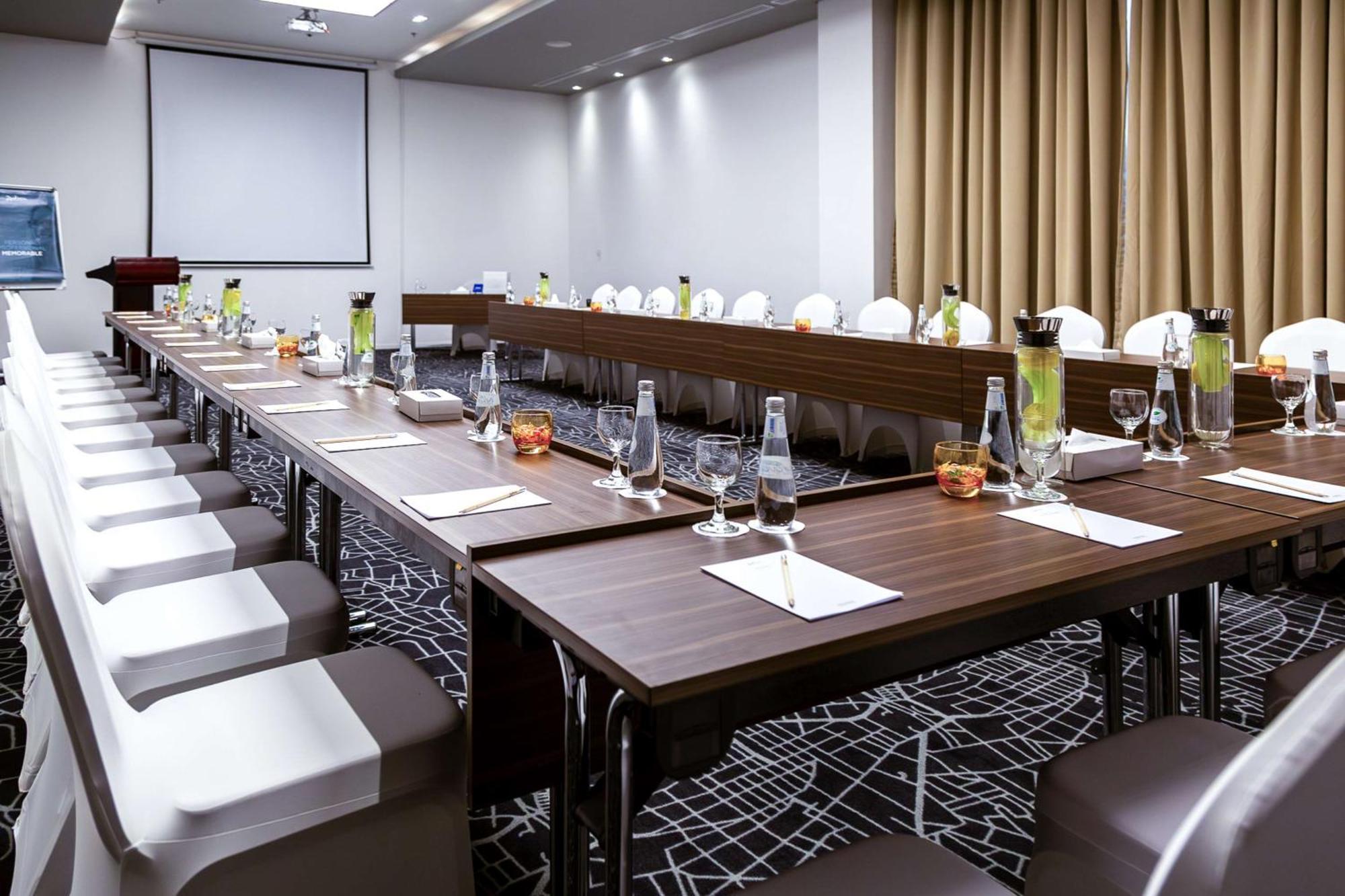 Radisson Hotel & Apartments Dammam Industrial City Εξωτερικό φωτογραφία